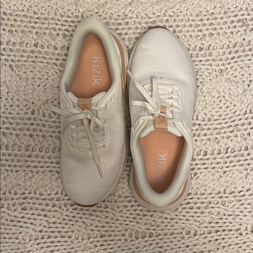 Kizik Slip On Women's Athletic Shoes - White Peach